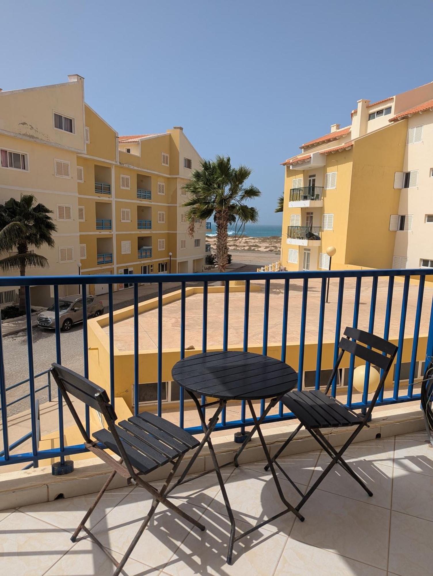 Vila Cabral 2 Apartments - Ac Sal Rei Bagian luar foto